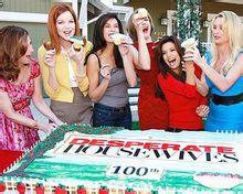 《绝望的主妇》第100集 众演员齐欢庆 《绝望的主妇》第100集 众演员齐欢庆